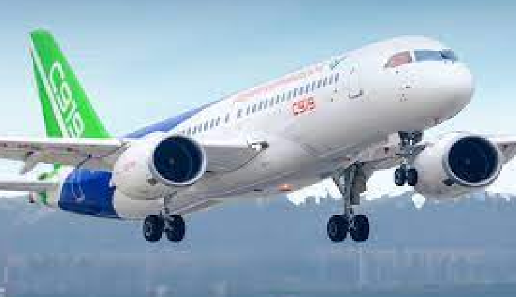 Le C919 chinois entreprend son premier vol, et  inquiète Airbus que Boeing